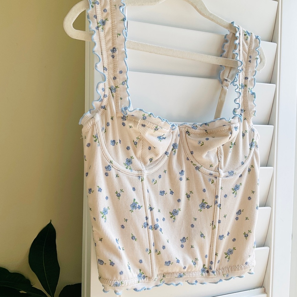 Urban Outfitters Cream Tank with Blue Floral Trim - Picture 2 of 5